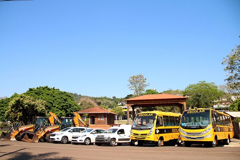 Prefeitura de Severiano de Almeida investe R$ 1,1 milhão em novos veículos Prefeitura de Severiano de Almeida investe R$ 1,1 milhão em novos veículos